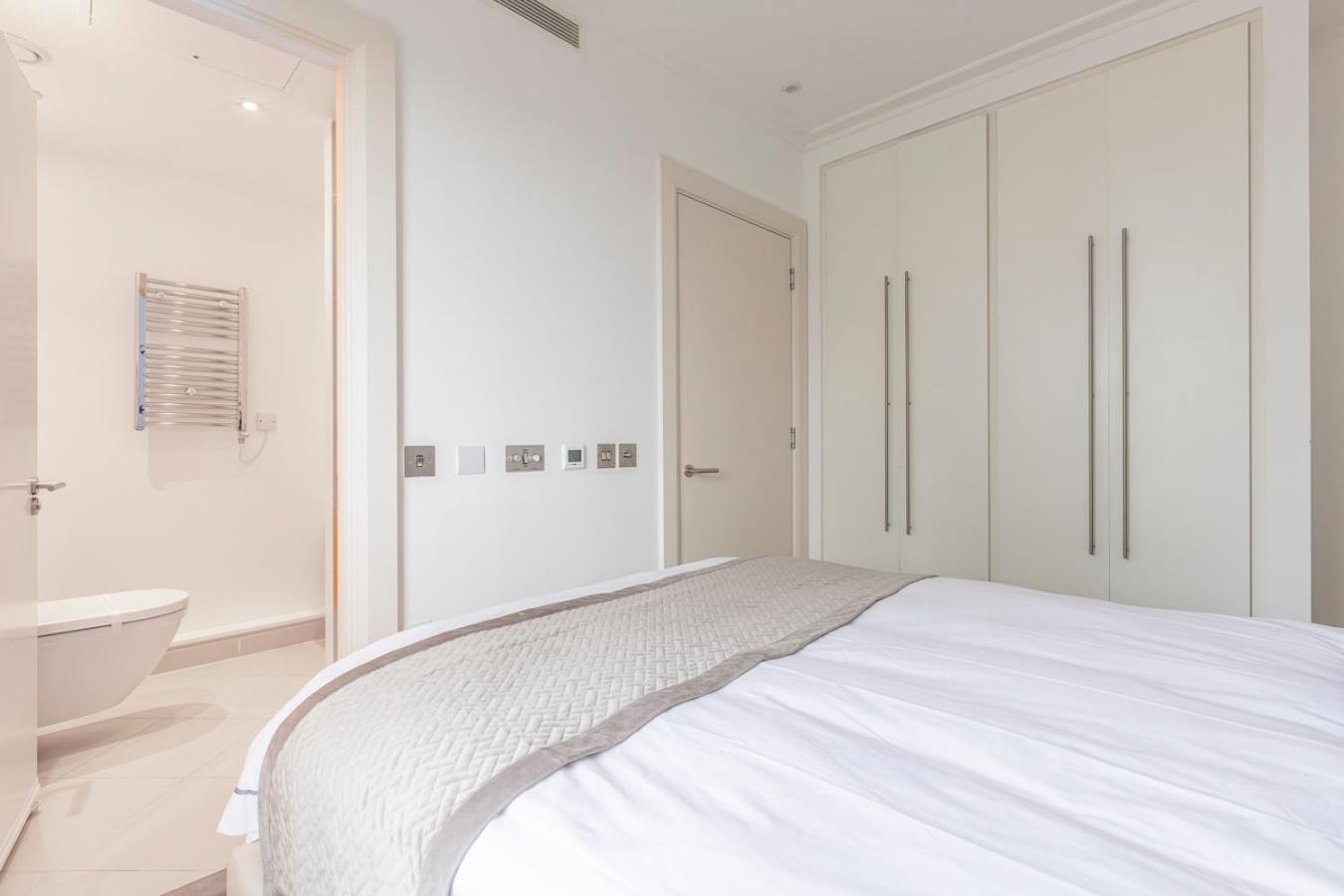 Apartament Waterfront Londra