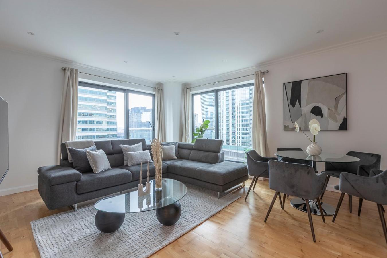 Waterfront Apartament *