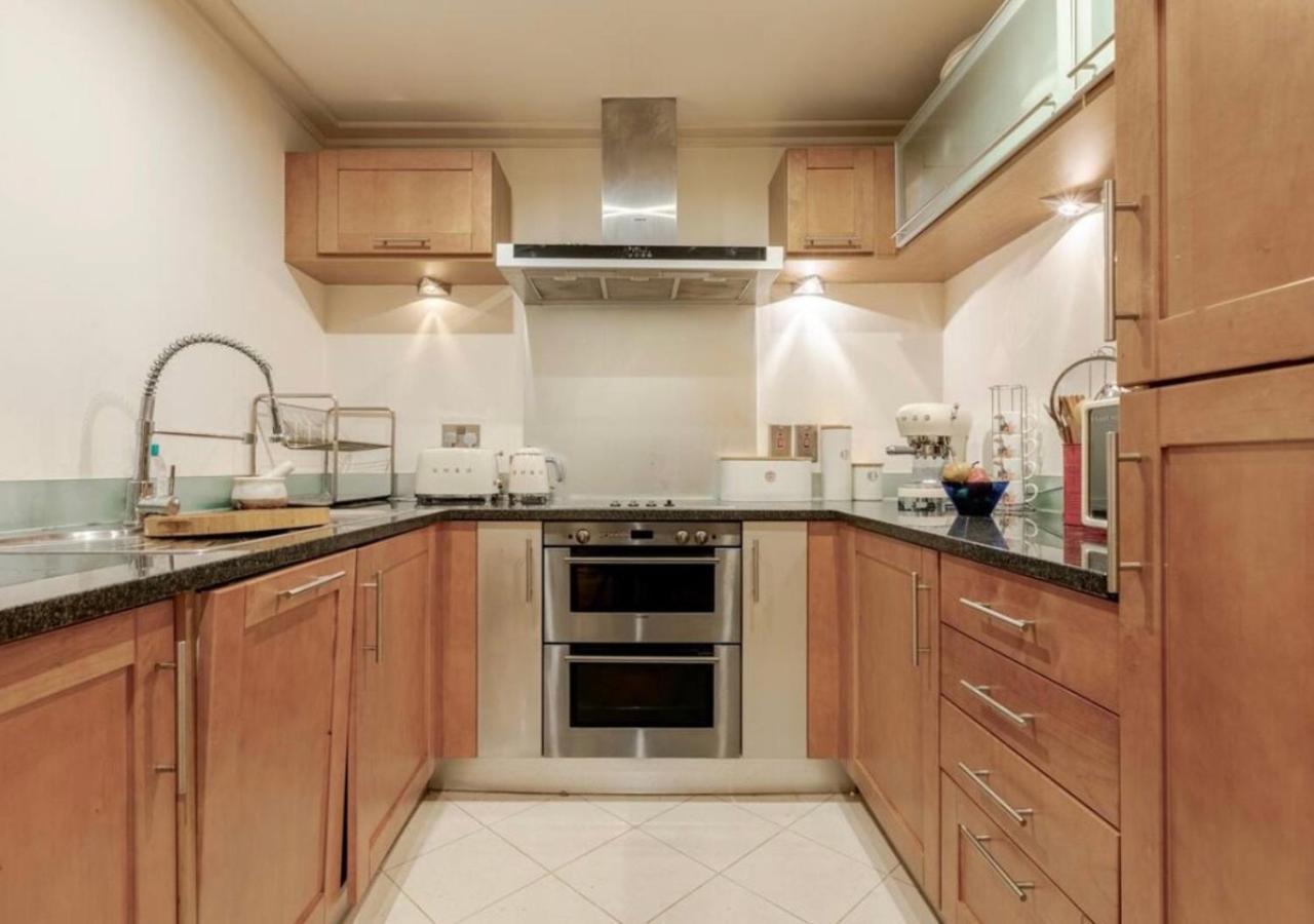 Waterfront Apartament Londra